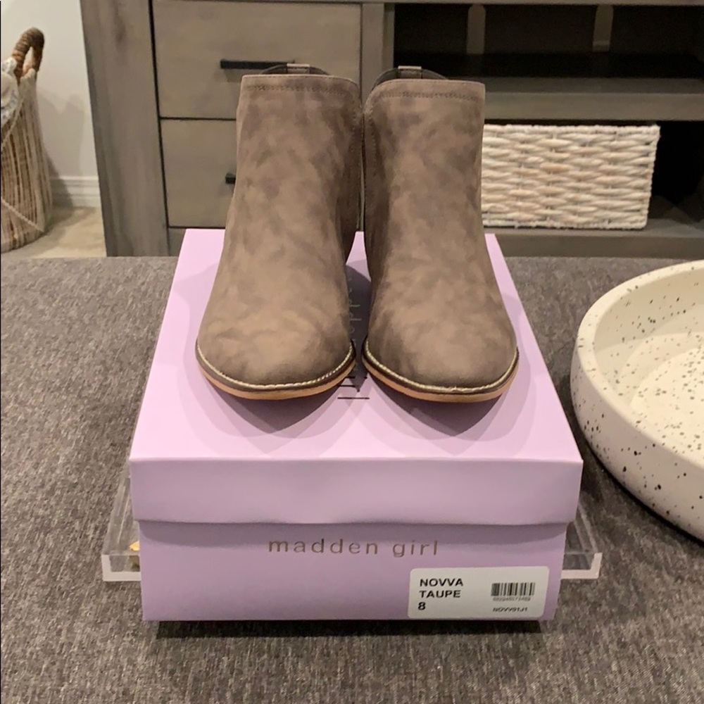 Chelsea Boots